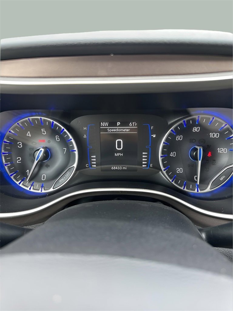 Used 2023 Chrysler Voyager LX image 29