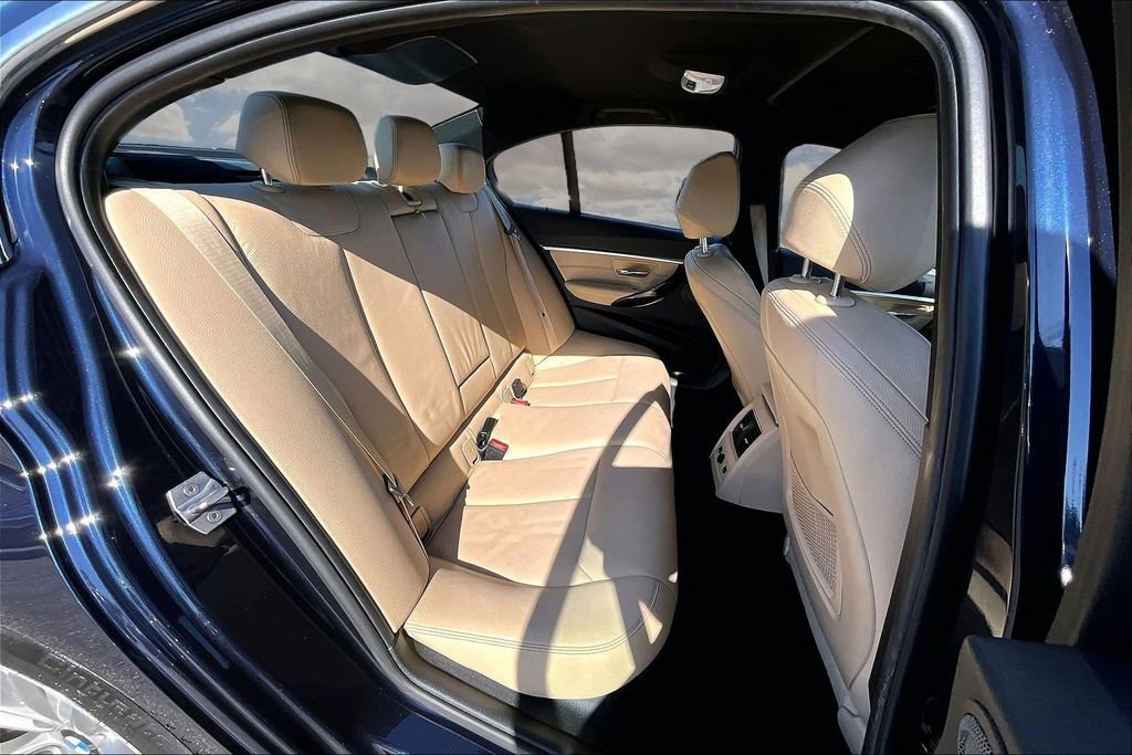 Used 2017 BMW 340i xDrive Sedan AWD/4WD image 25