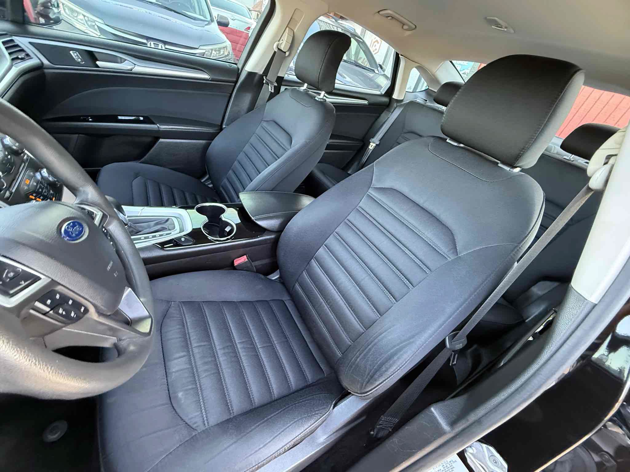 Used 2016 Ford Fusion SE FWD image 72