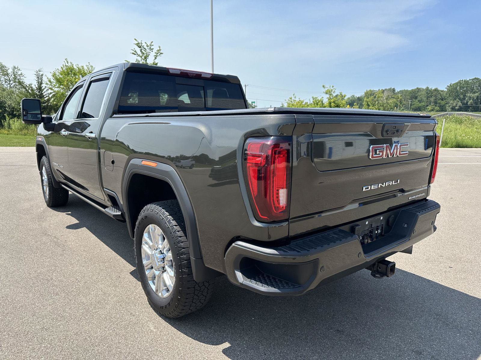 Used 2023 GMC Sierra 2500 Denali w/ Denali Ultimate Package AWD/4WD image 5