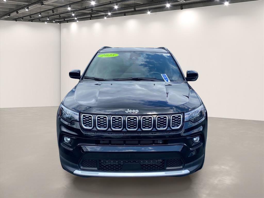 Used 2025 Jeep Compass Limited AWD/4WD image 2