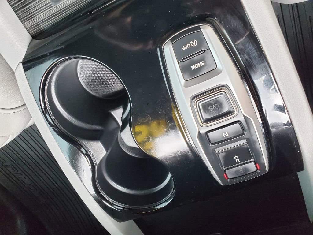 Used 2016 Honda Pilot Touring image 29