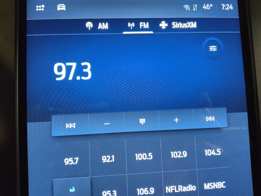 Used 2024 Ford Edge SEL image 25