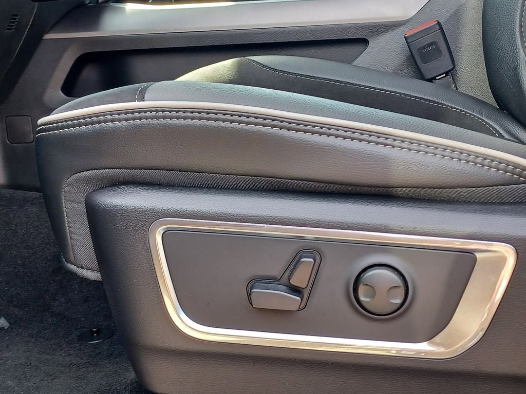 New 2026 RAM 1500 Laramie AWD/4WD image 9
