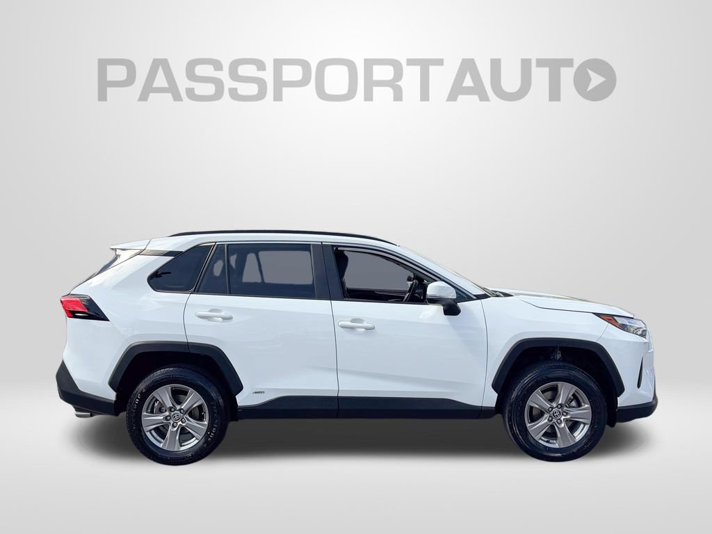 Used 2025 Toyota RAV4 XLE AWD/4WD image 9
