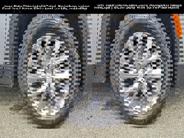 Used 2025 Buick Enclave Preferred w/ Power Package image 11