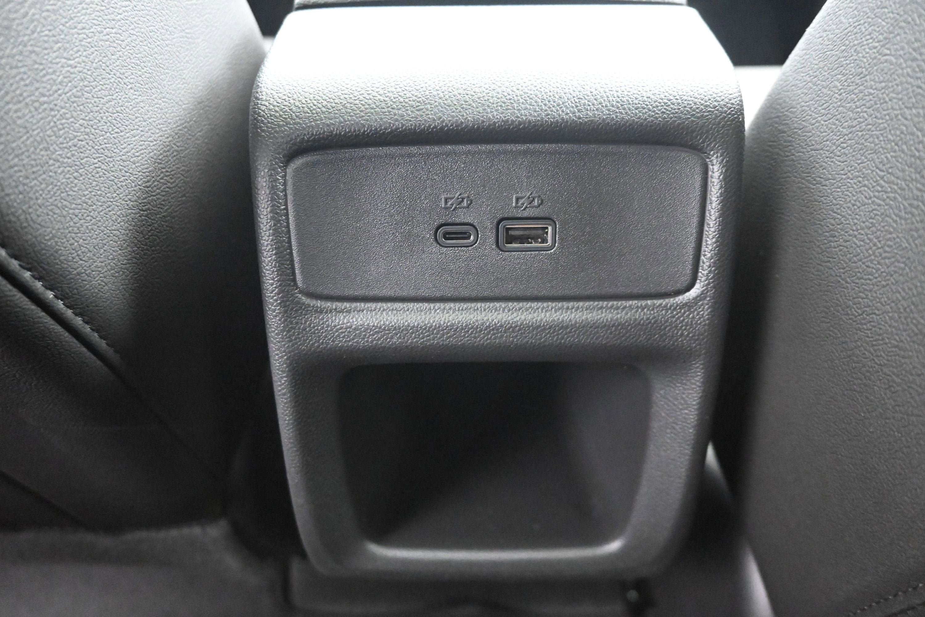 New 2026 Chevrolet Trax RS w/ Sunroof Package FWD image 23