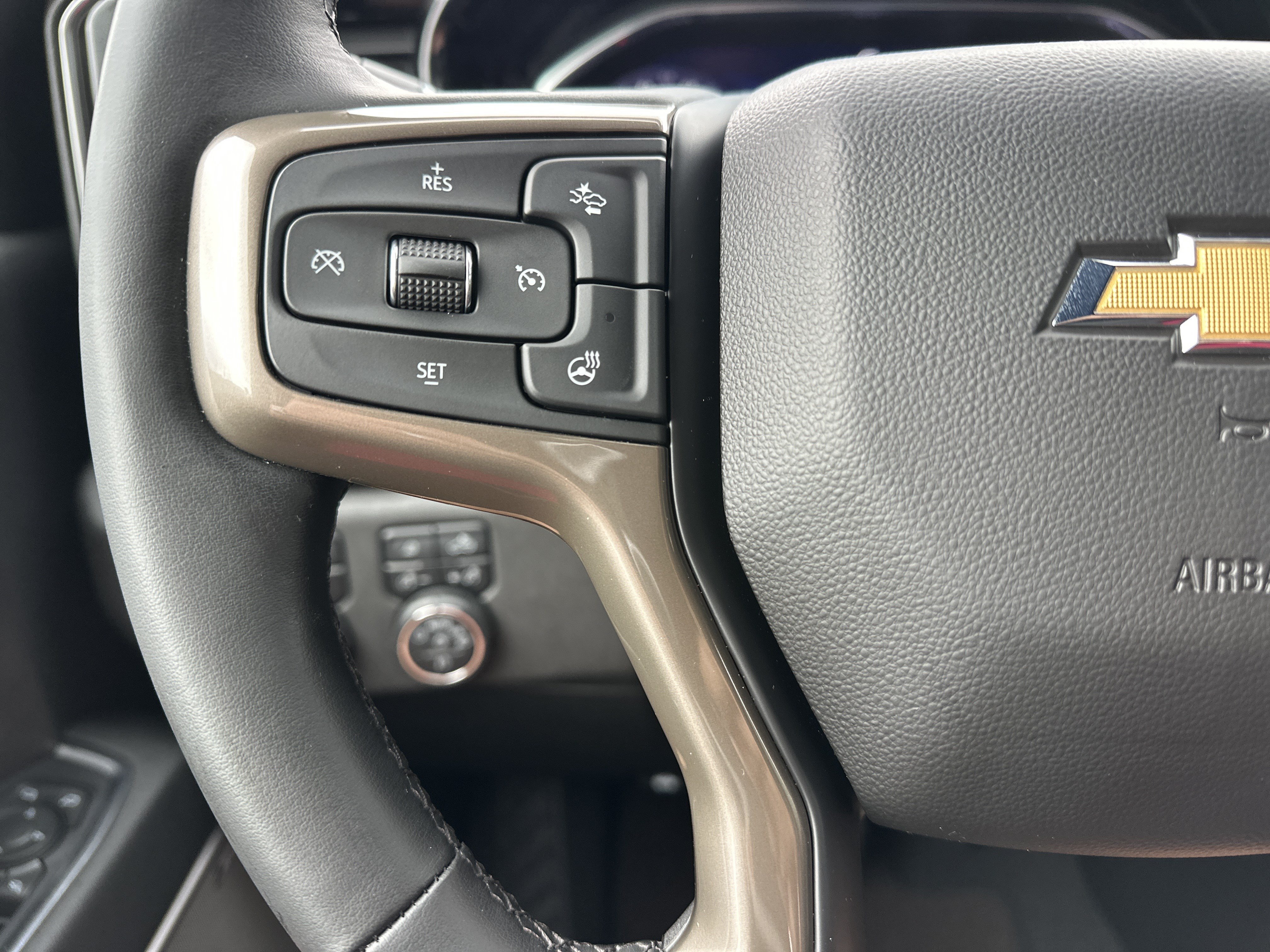 Used 2024 Chevrolet Silverado 2500 High Country w/ High Country Premium Package AWD/4WD image 18