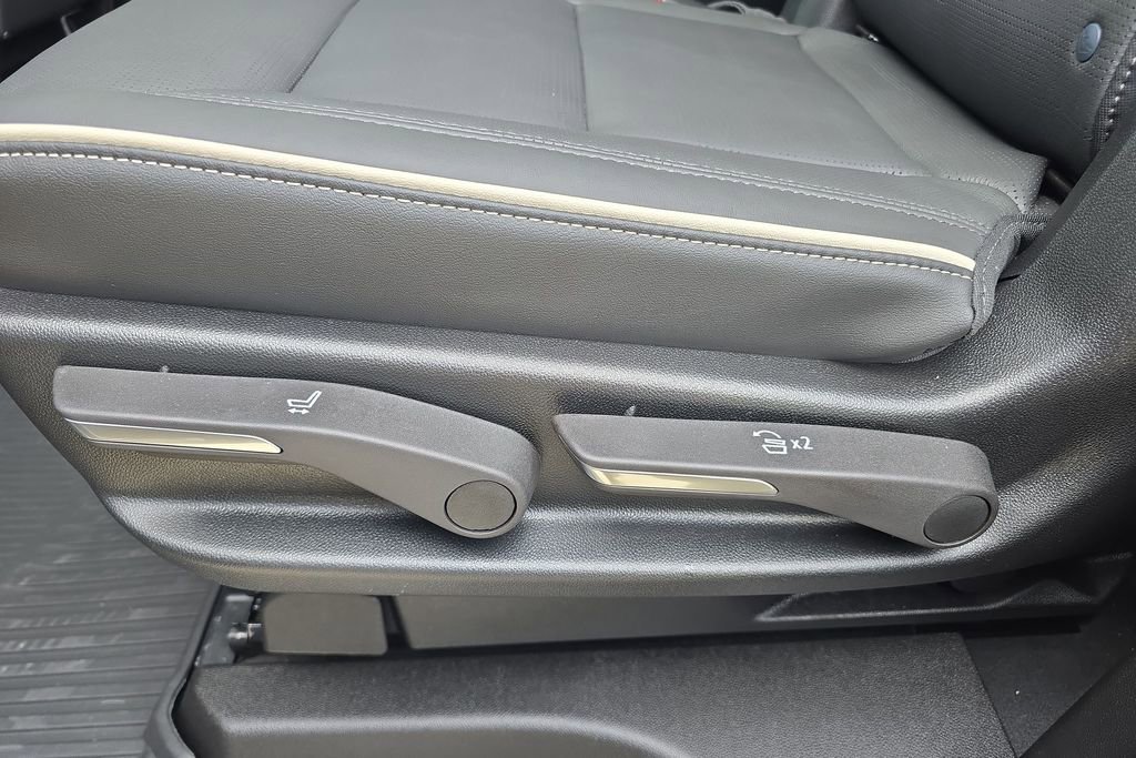 Used 2026 Cadillac Escalade Sport w/ LPO, ONYX Package image 26