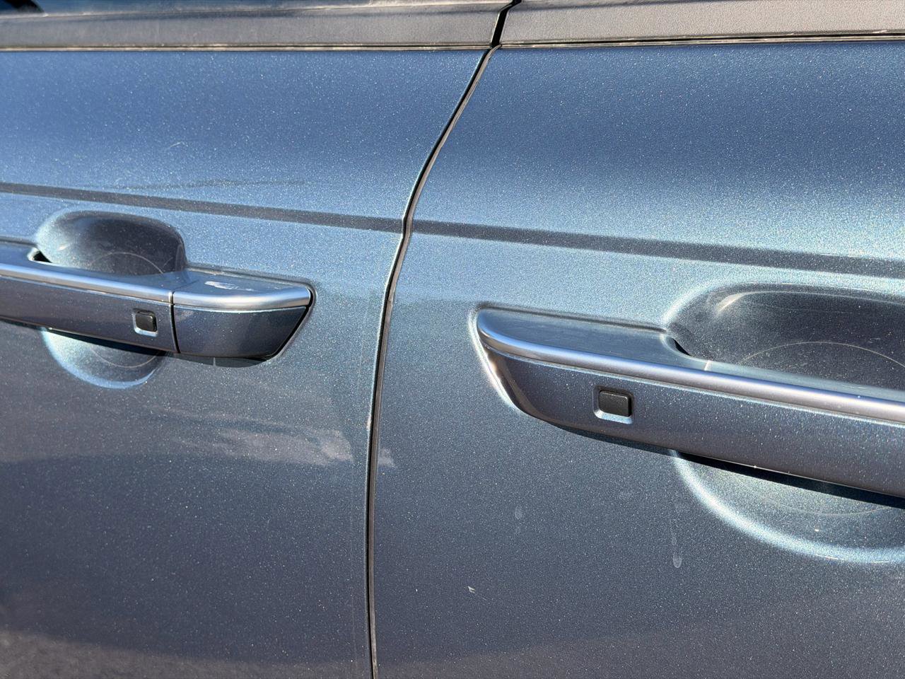 Used 2024 Kia Carnival EX image 12