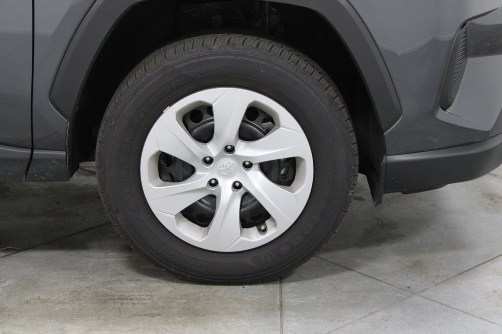 Used 2025 Toyota RAV4 LE AWD/4WD image 12