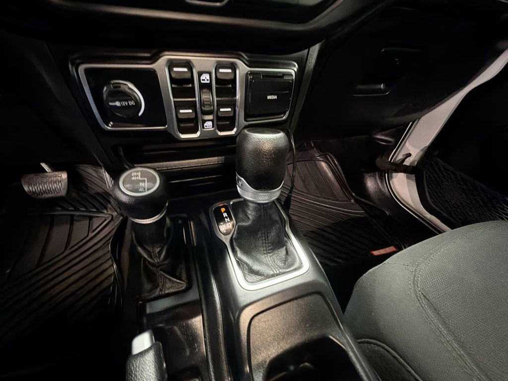 Used 2021 Jeep Gladiator Sport AWD/4WD image 15