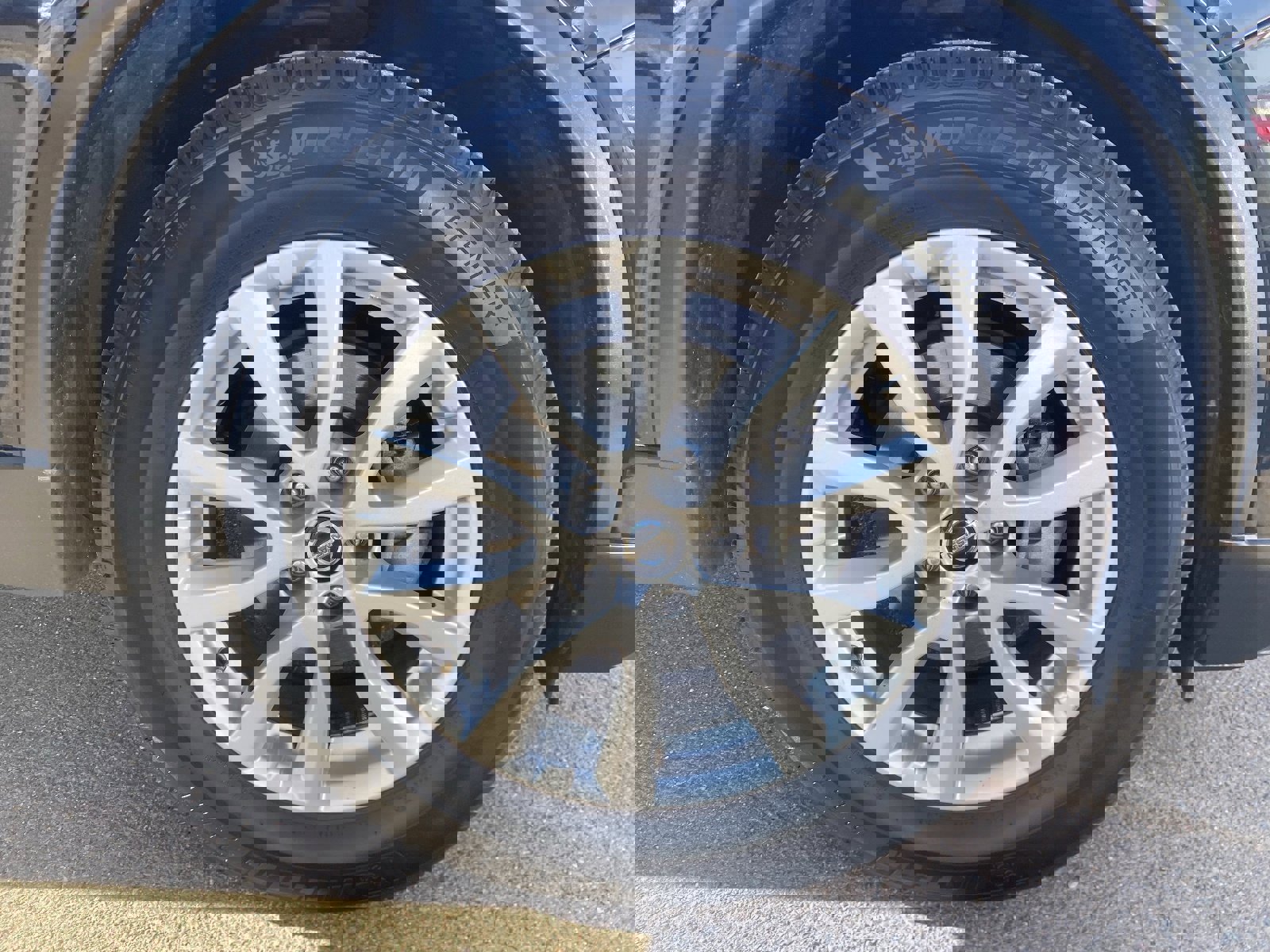 Used 2018 Nissan Rogue SV image 10