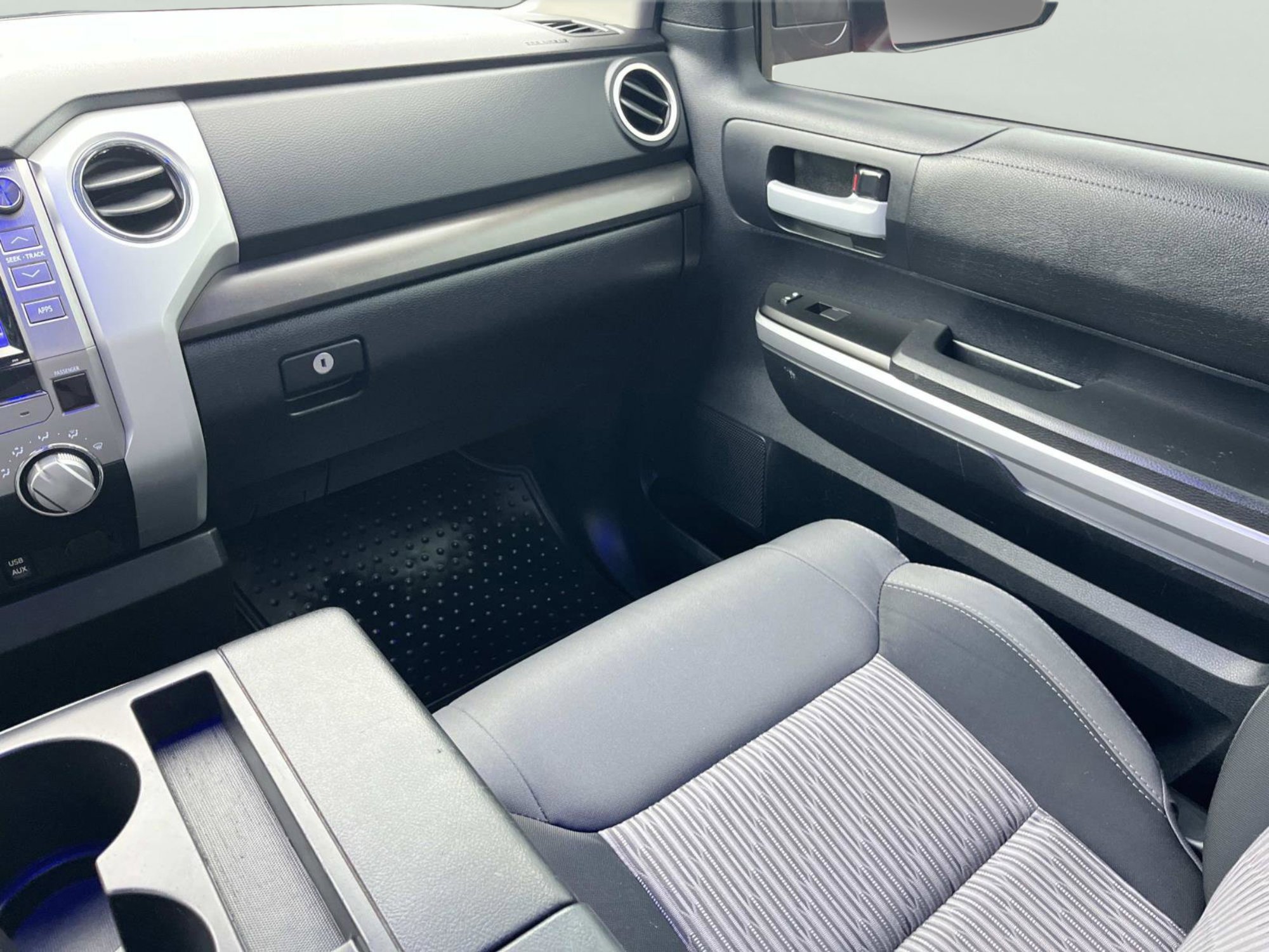 Used 2014 Toyota Tundra SR5 image 10