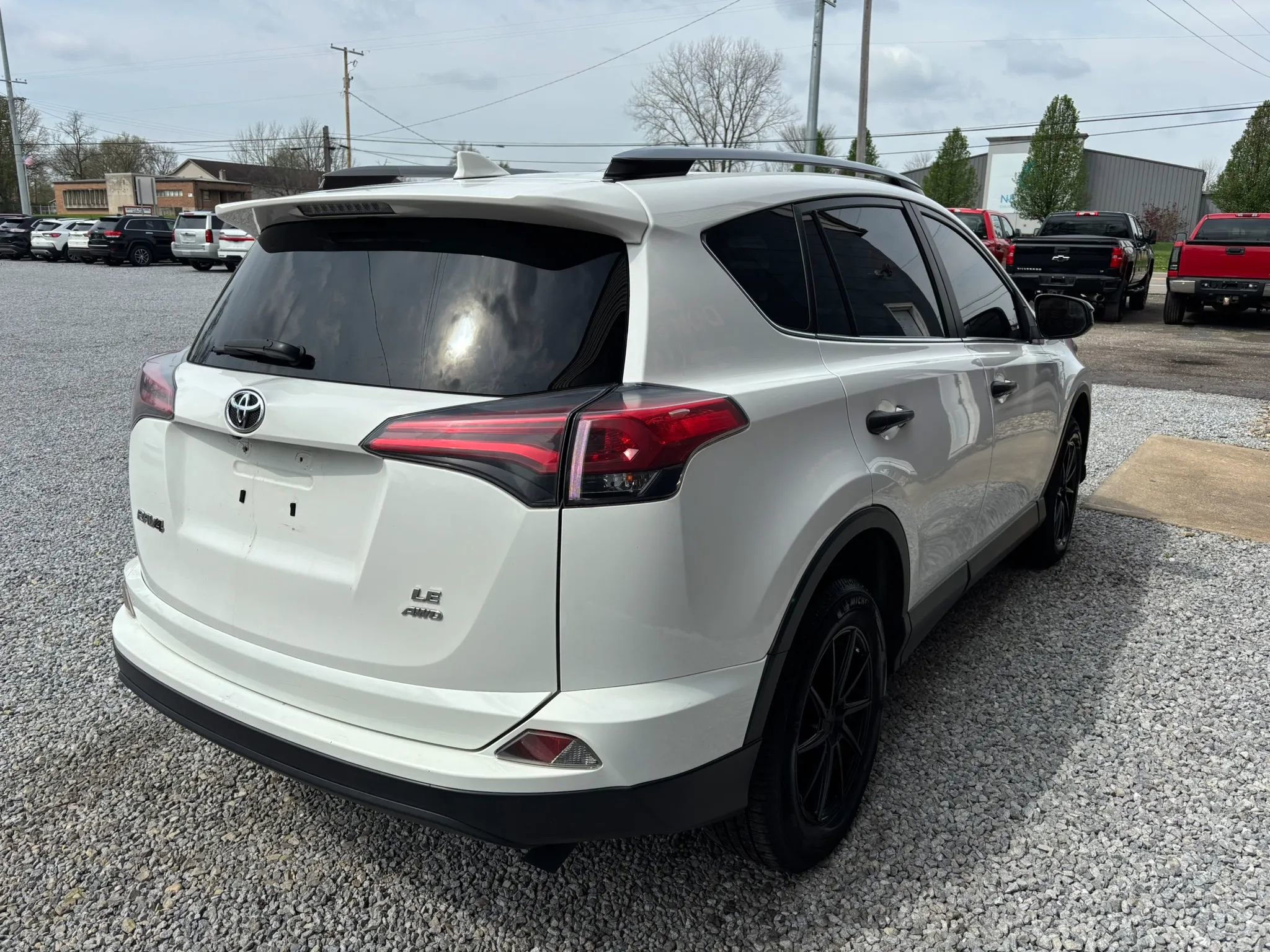 Used 2018 Toyota RAV4 LE w/ All Weather Liner Package image 5
