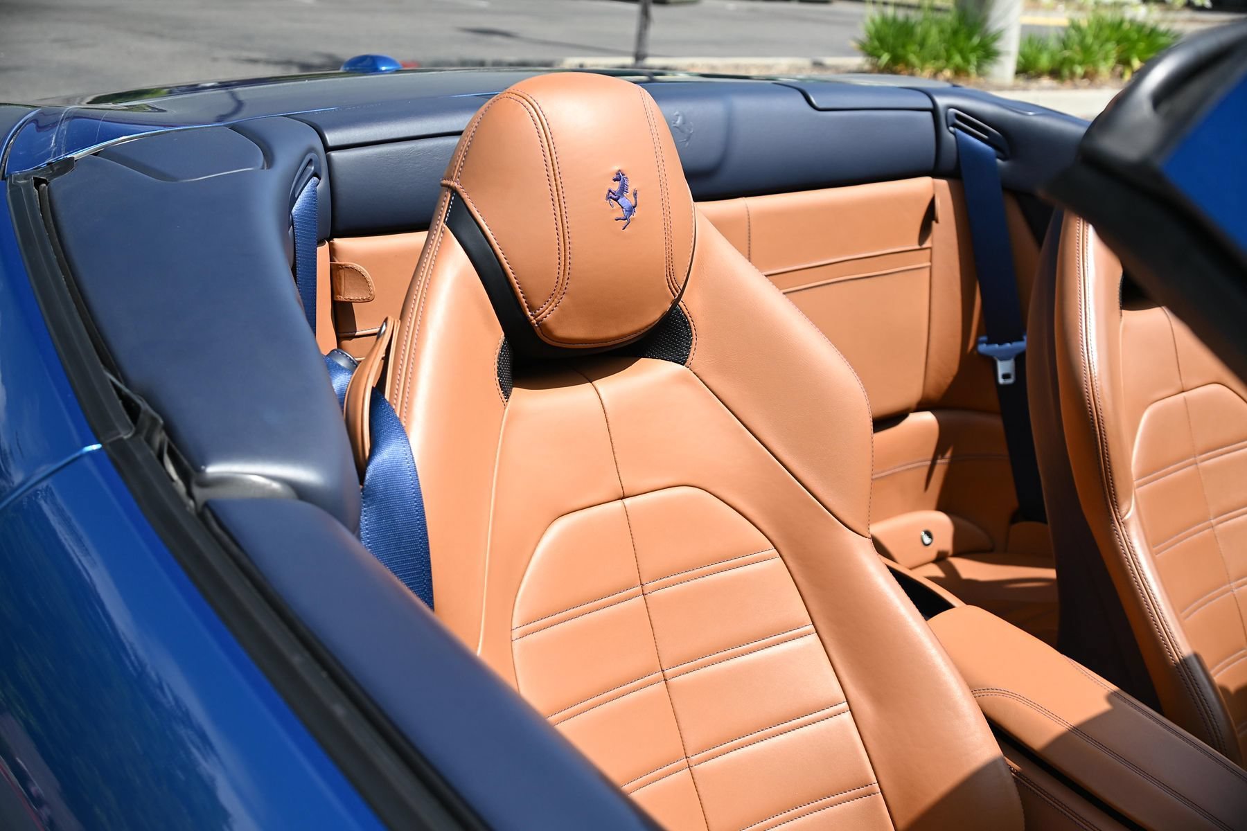 Used 2015 Ferrari California T RWD image 31