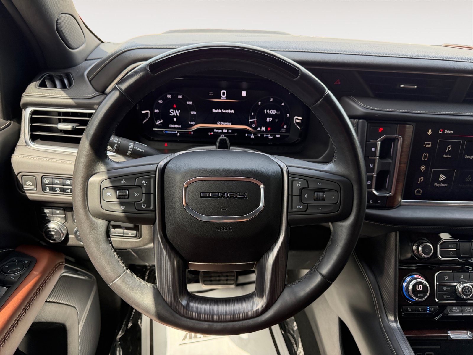 Used 2023 GMC Yukon XL Denali Ultimate AWD/4WD image 13
