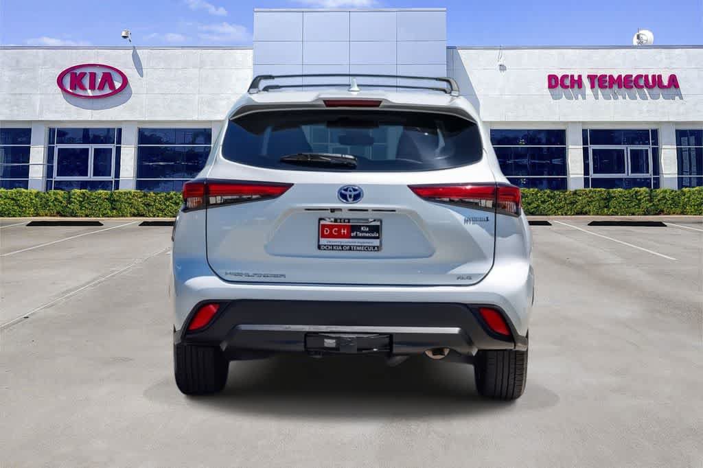 Used 2022 Toyota Highlander XLE FWD image 5