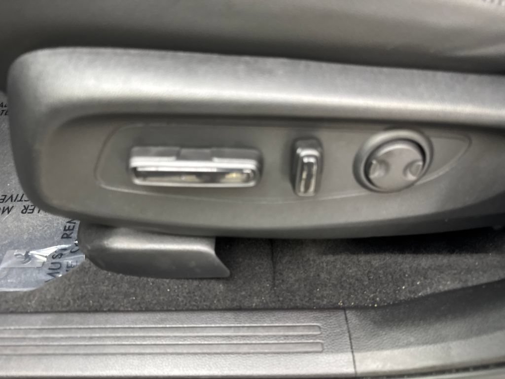 Used 2025 Honda CR-V EX-L image 31