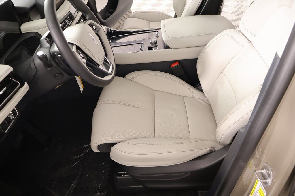 New 2026 Lincoln Aviator Reserve image 11