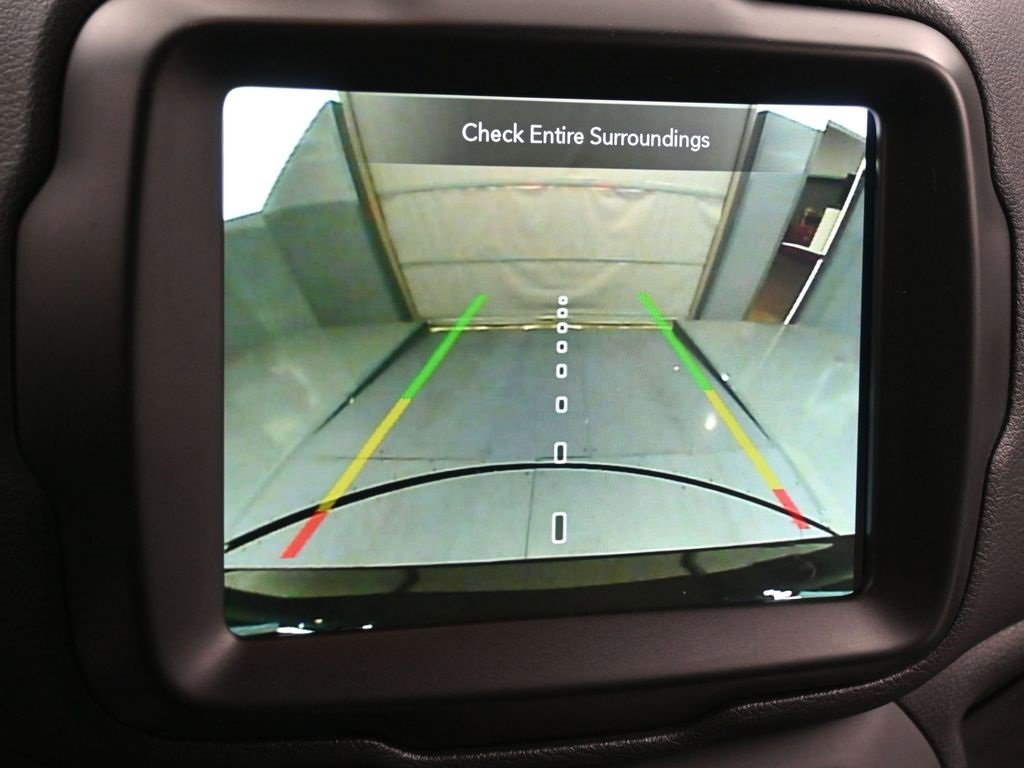 Used 2021 Jeep Renegade Latitude w/ Luxury Group II image 10