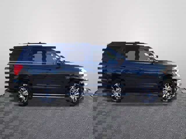 Certified 2023 Ford Expedition XLT image 4