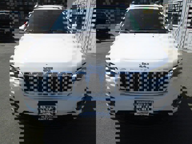 Used 2021 Jeep Cherokee Latitude Lux w/ Comfort/Convenience Group image 2