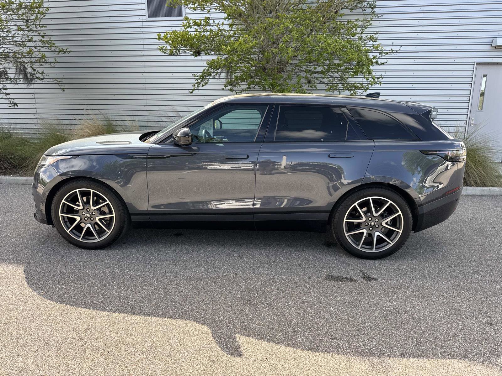 Certified 2026 Land Rover Range Rover Velar Dynamic SE AWD/4WD image 2