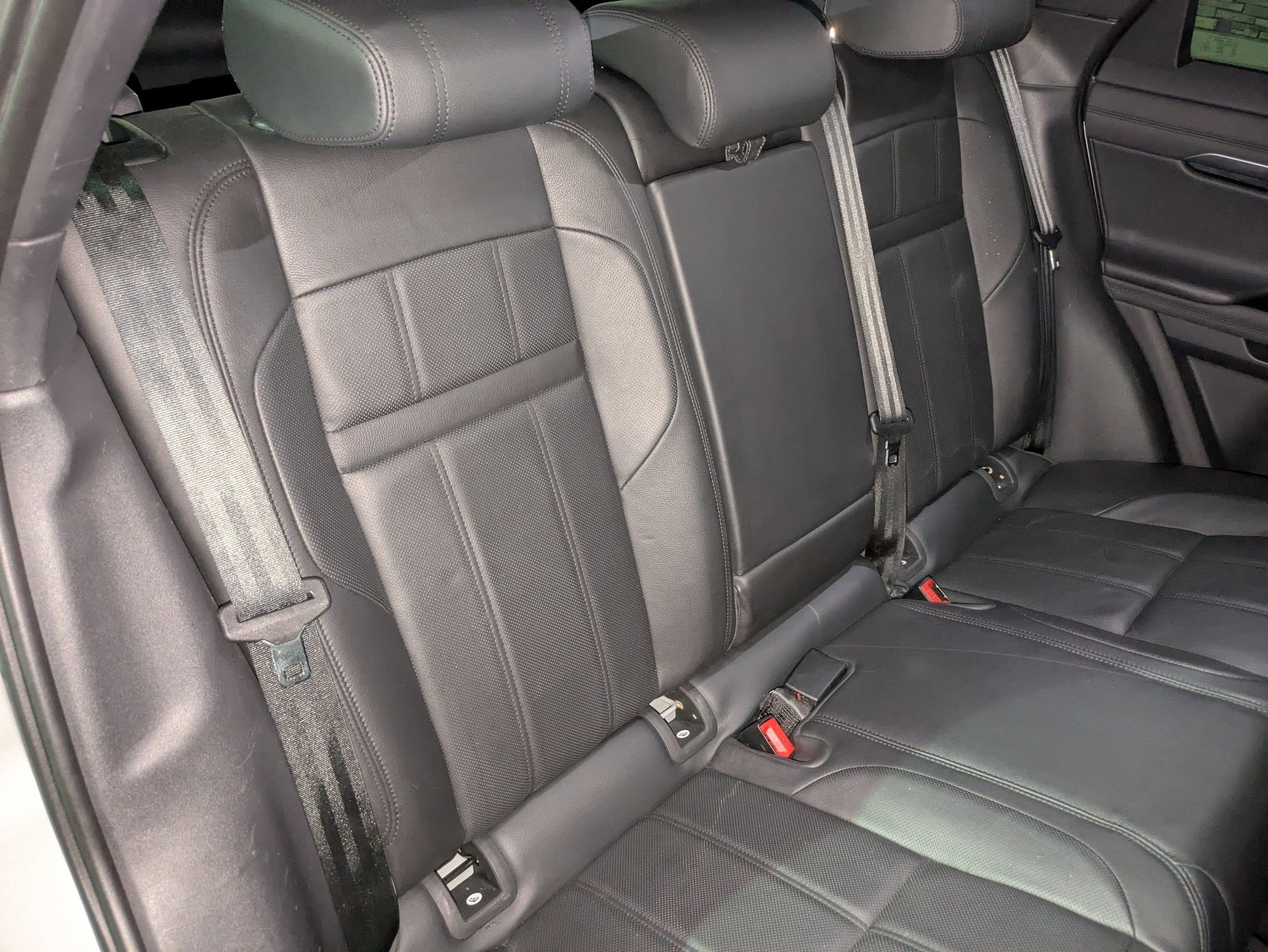 Used 2020 Land Rover Range Rover Evoque R-Dynamic SE image 25