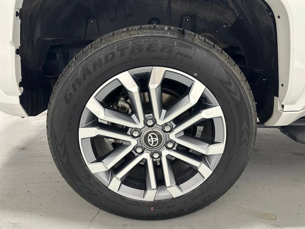 Used 2025 Toyota 4Runner Limited AWD/4WD image 64