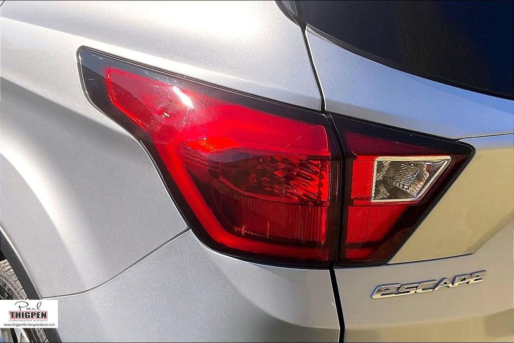Used 2019 Ford Escape SE image 28