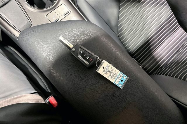 Used 2024 Toyota Camry SE image 36