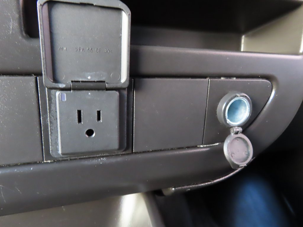 Used 2024 Chevrolet Express 2500 w/ Driver Convenience Package image 8