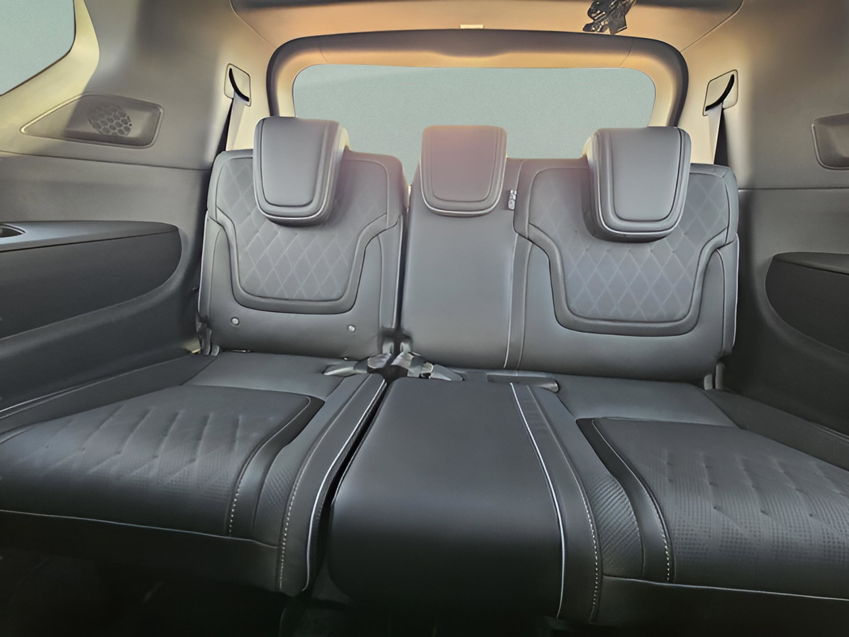 New 2026 INFINITI QX80 Autograph w/ Premium Cargo Package image 16