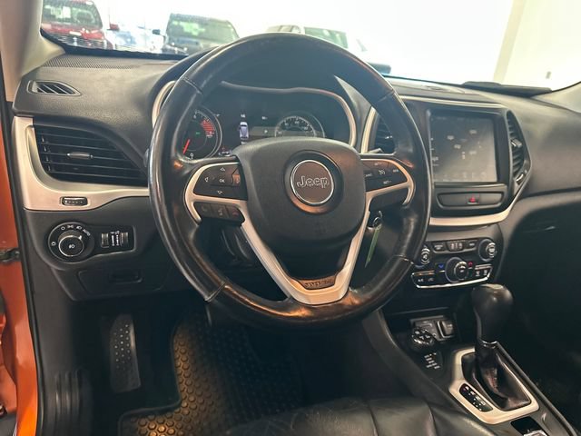 Used 2016 Jeep Cherokee Trailhawk w/ Leather Interior Group AWD/4WD image 13