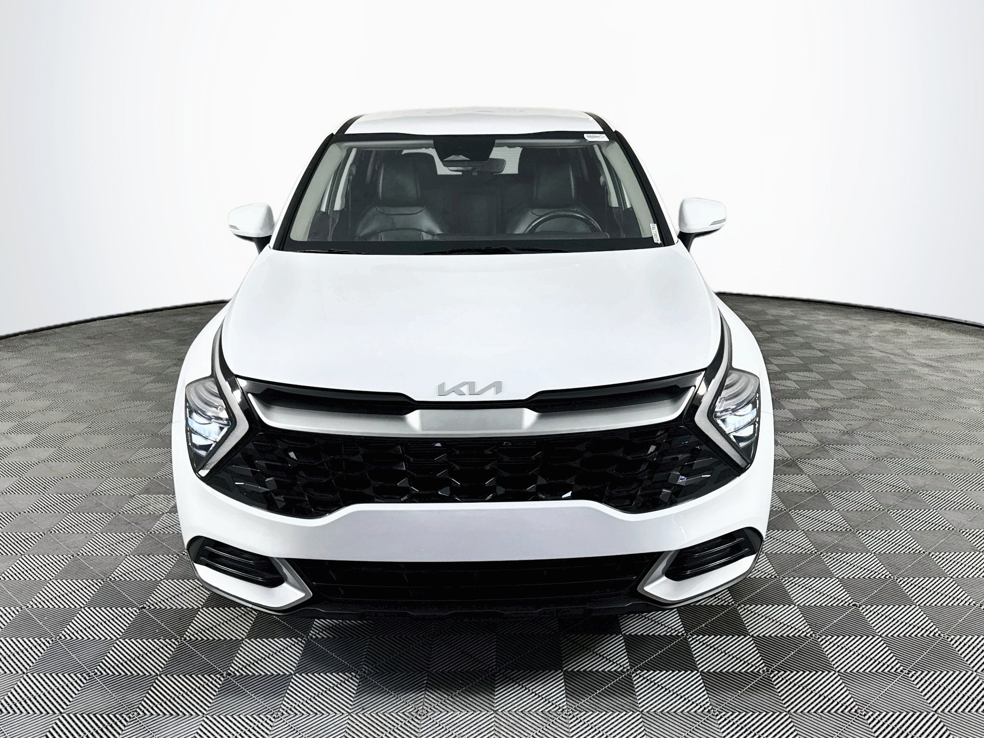 Used 2025 Kia Sportage EX FWD image 2