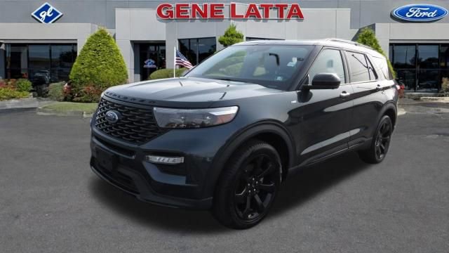 Certified 2022 Ford Explorer ST-Line w/ Class IV Trailer Tow Package image 3