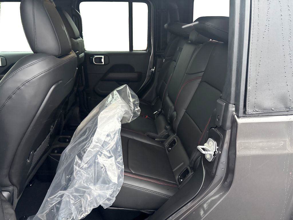 New 2026 Jeep Gladiator Rubicon w/ Steel Power Dome Hood Package AWD/4WD image 10
