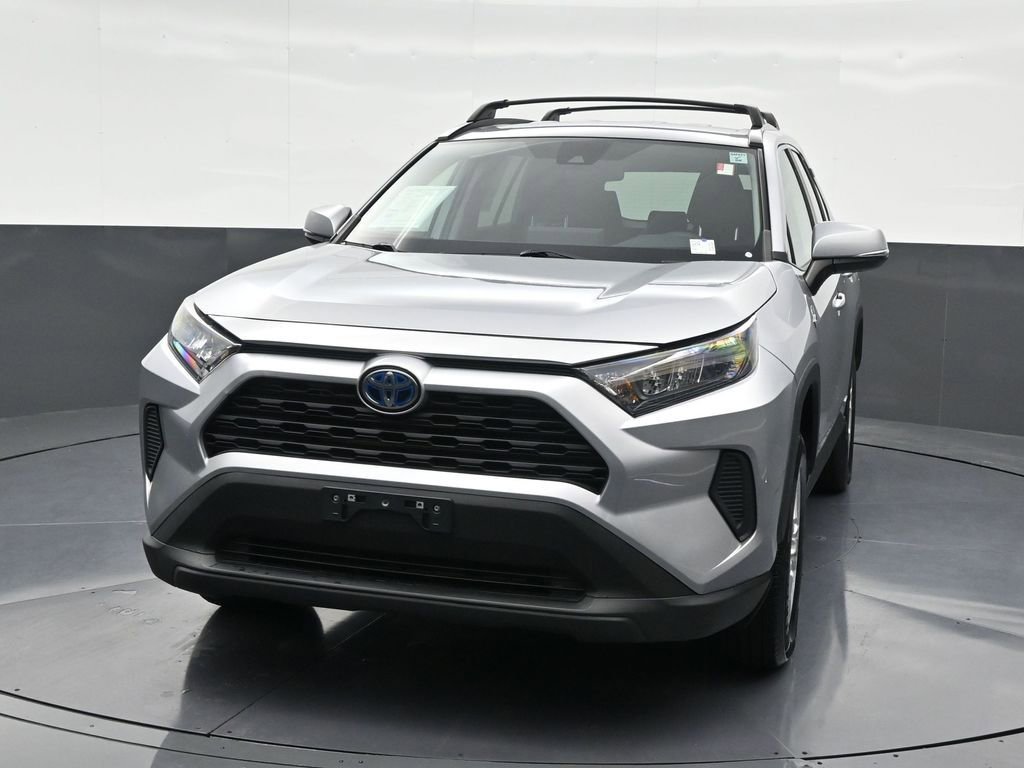 Used 2021 Toyota RAV4 LE image 8