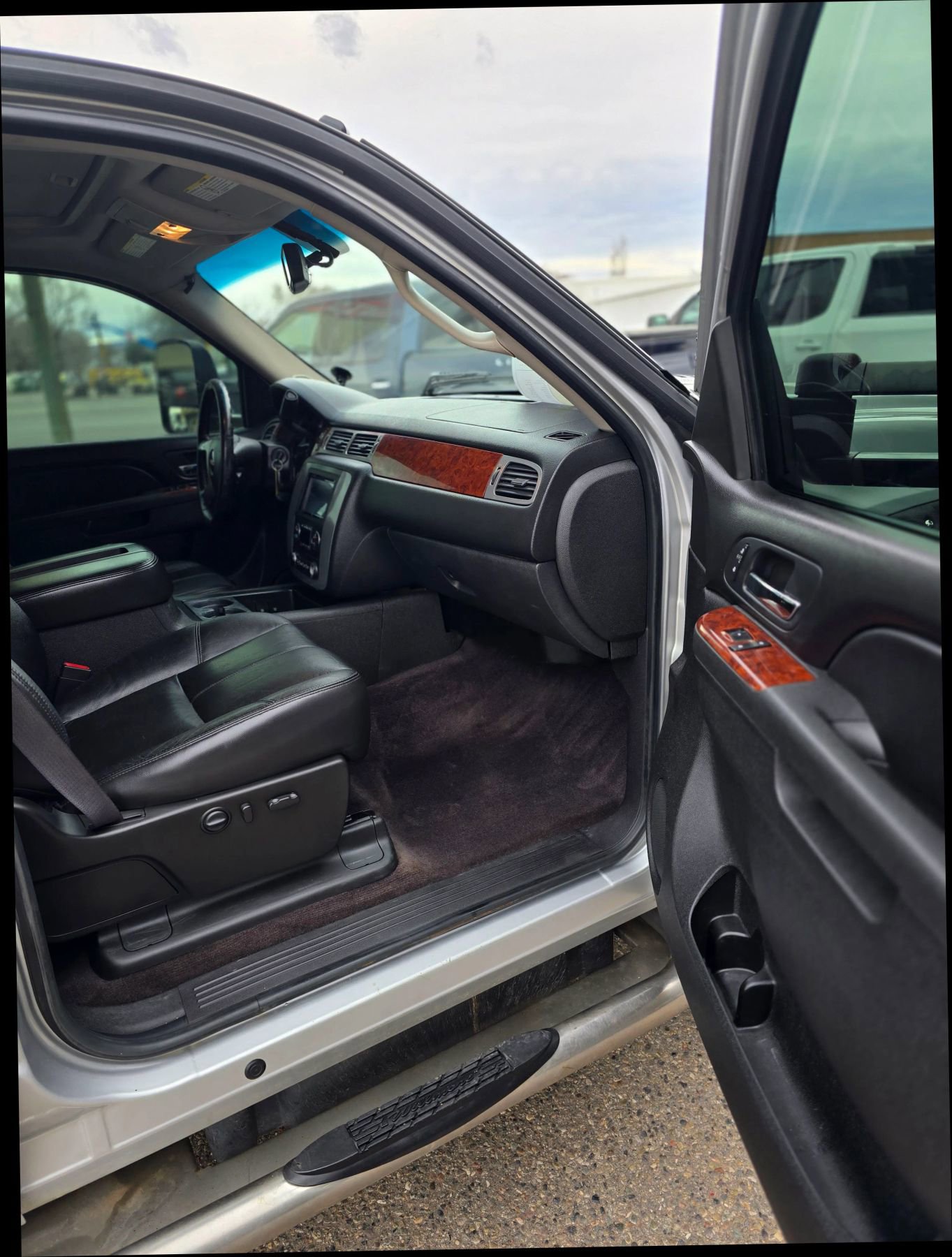 Used 2011 GMC Sierra 3500 SLT image 10