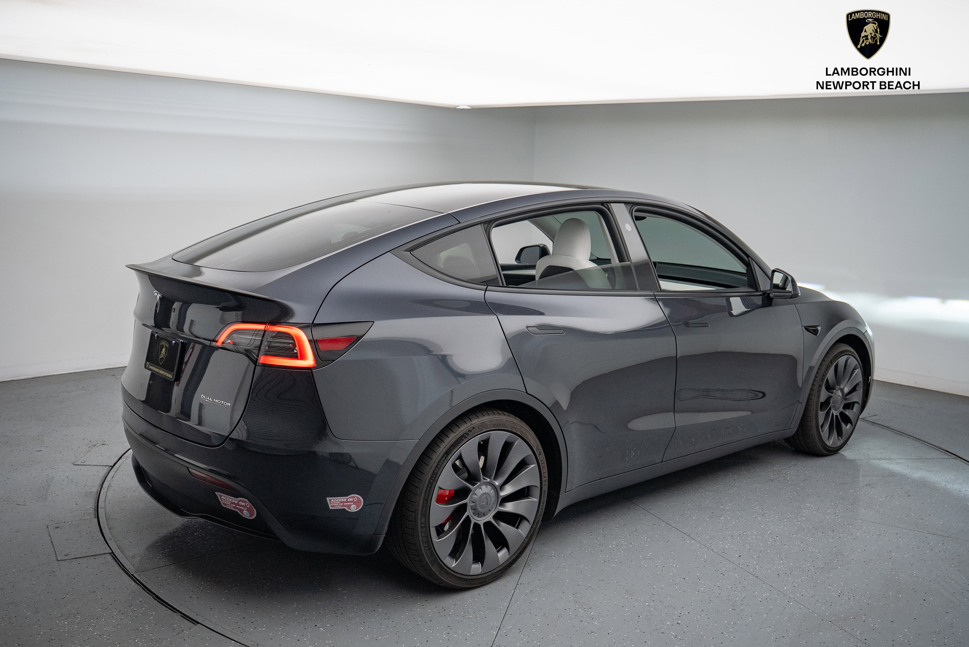 Used 2024 Tesla Model Y Performance image 14