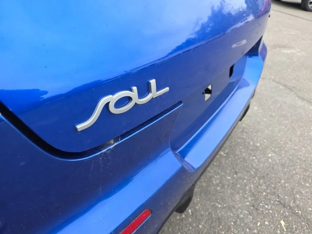 Used 2022 Kia Soul GT-Line FWD image 11