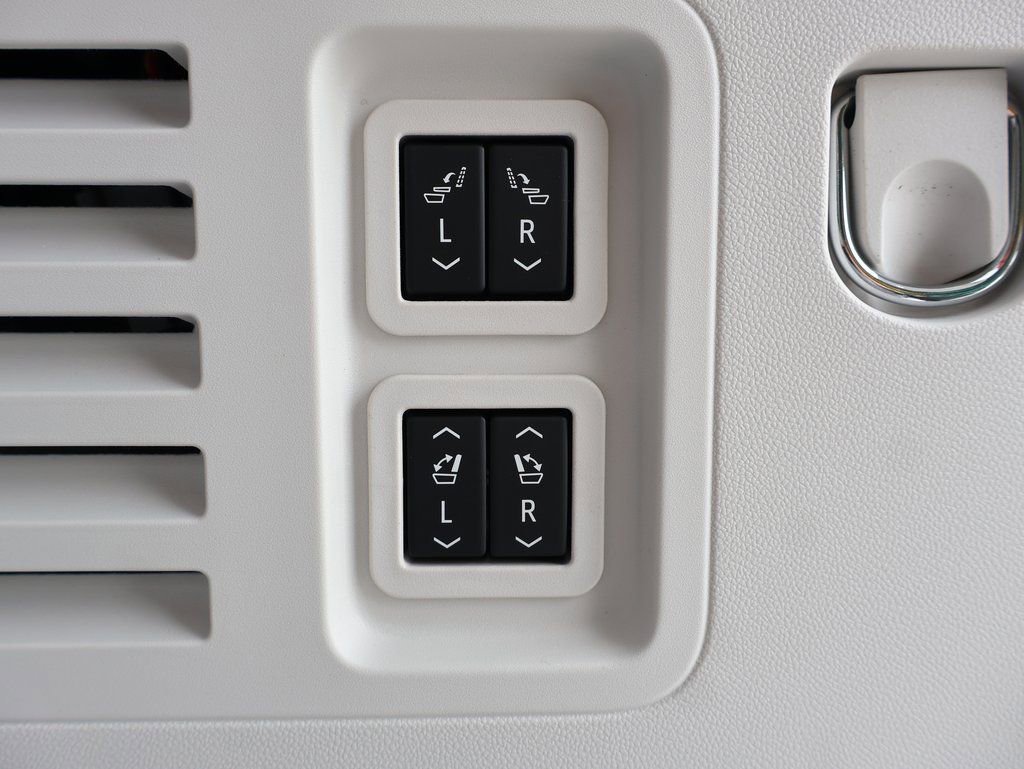 New 2026 GMC Acadia Denali w/ Super Cruise Package image 33