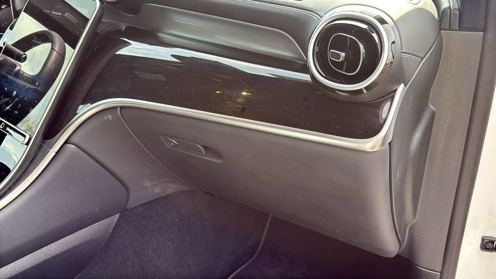 Certified 2025 Mercedes-Benz GLC 300 image 12