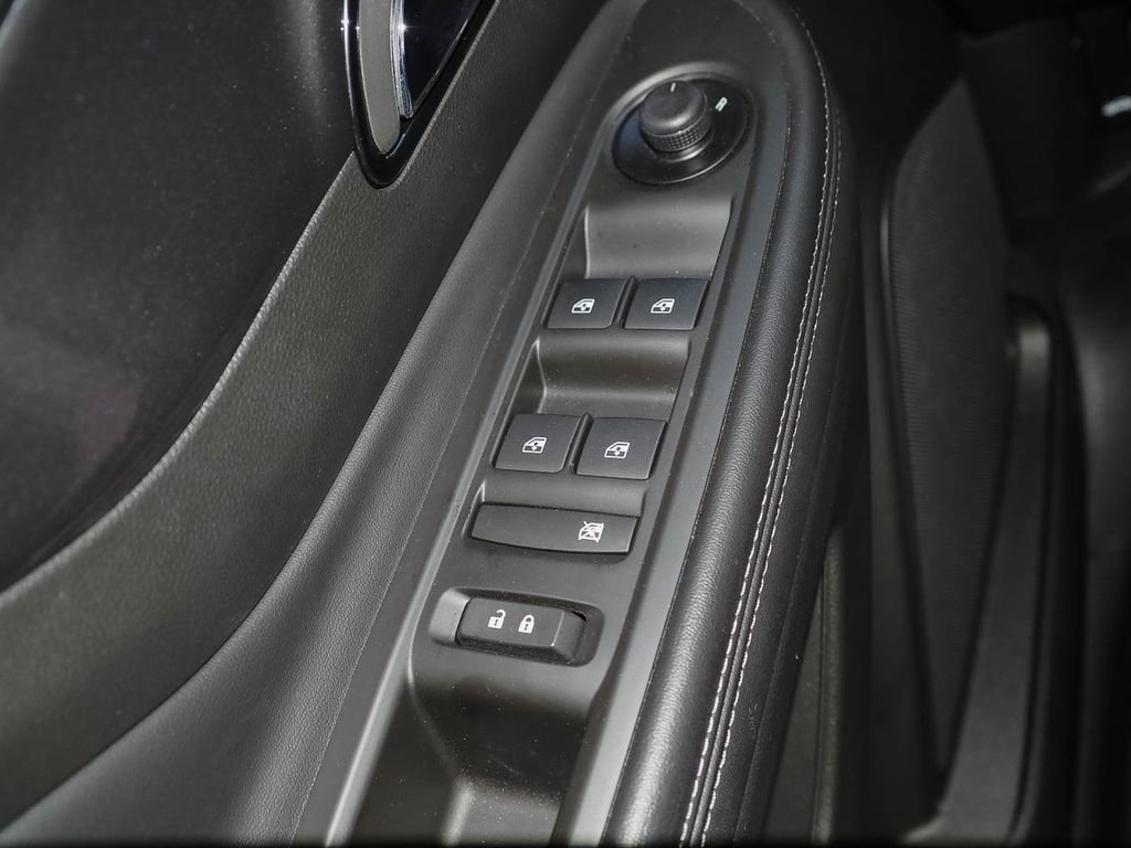 Used 2022 Buick Encore Preferred w/ Safety Package image 25