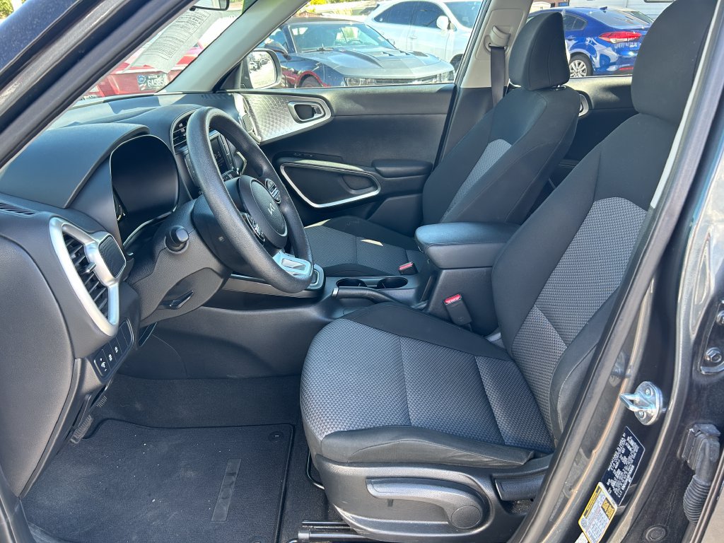 Used 2024 Kia Soul LX w/ Option Group 015 FWD image 24