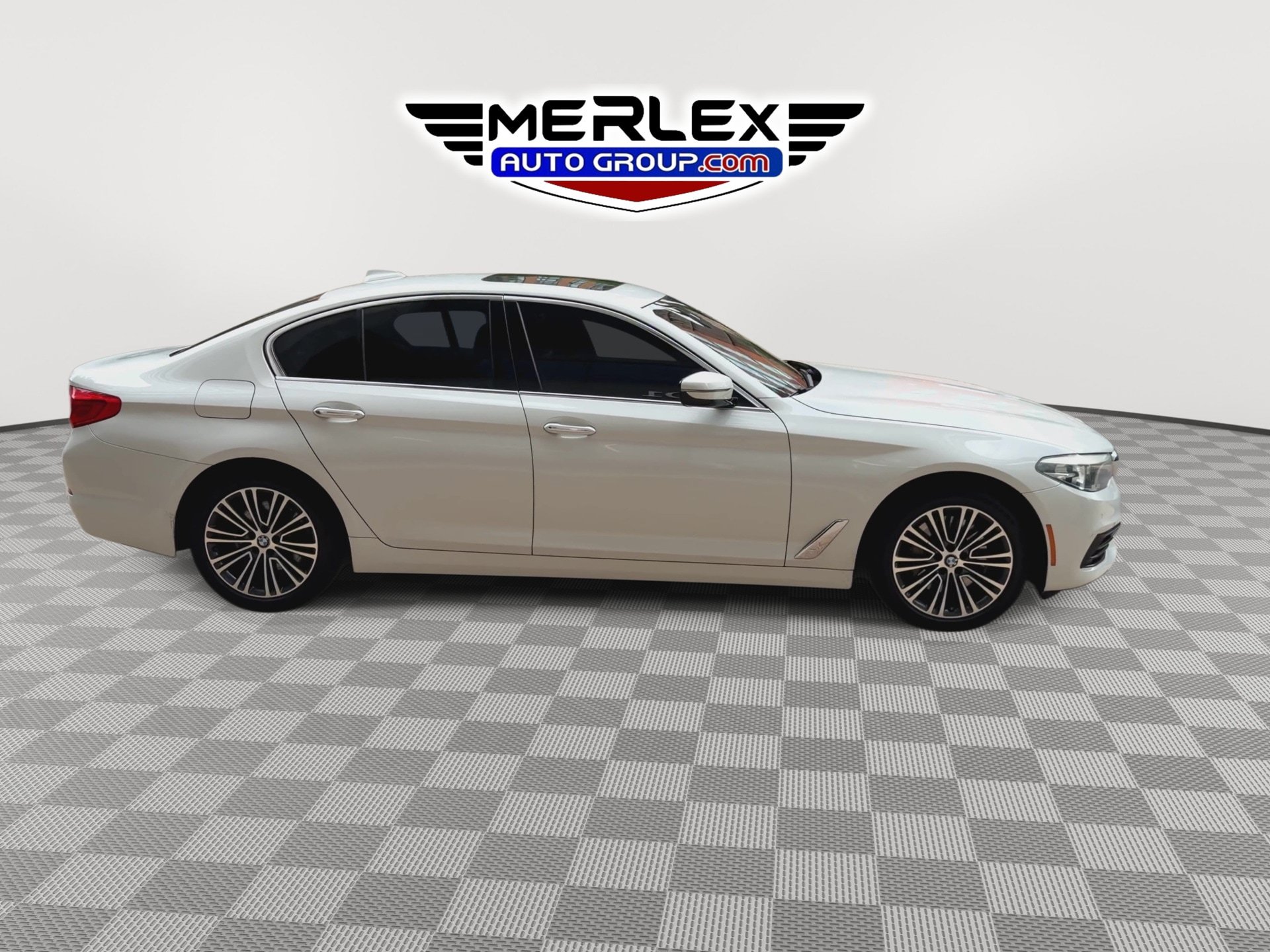 Used 2018 BMW 530i RWD image 9