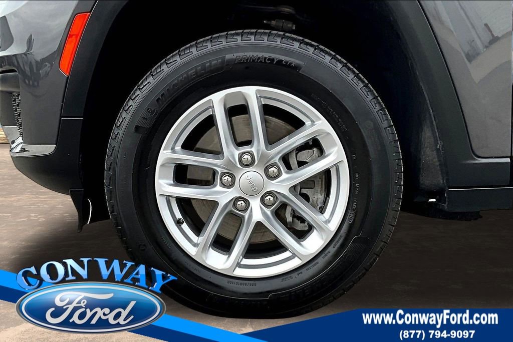 Used 2025 Jeep Grand Cherokee L Laredo w/ Luxury Tech Group I image 36