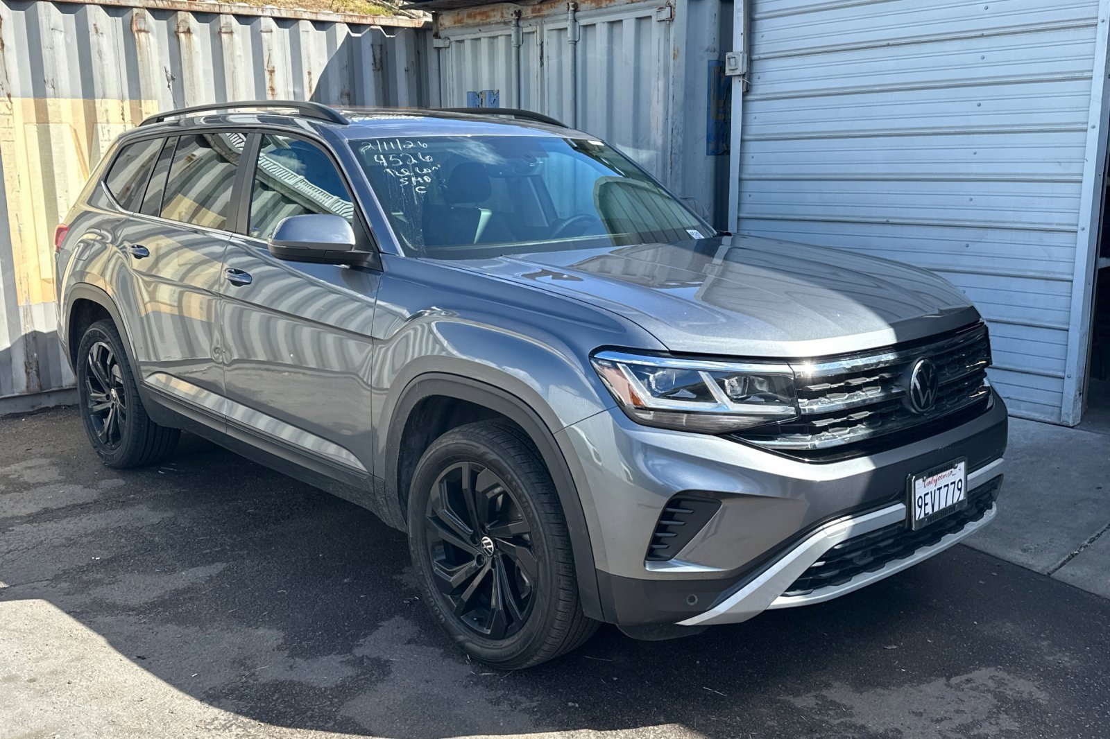 Used 2023 Volkswagen Atlas SE w/ Panoramic Sunroof Package image 2