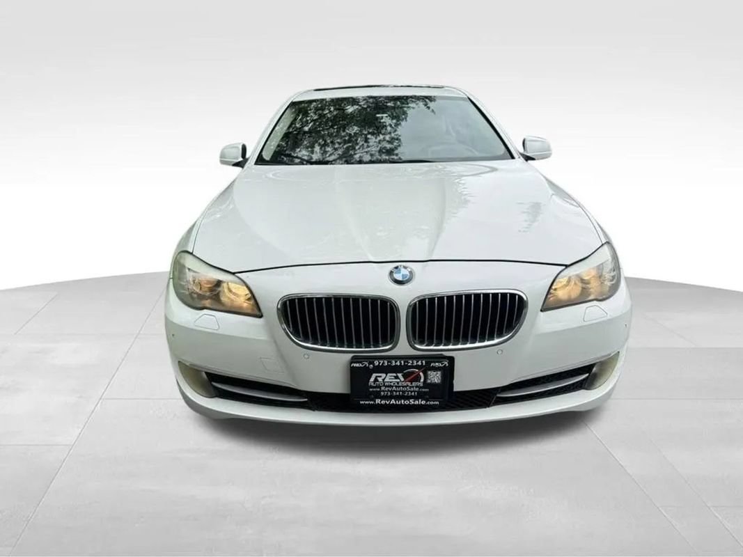Used 2011 BMW 528i Sedan RWD image 11